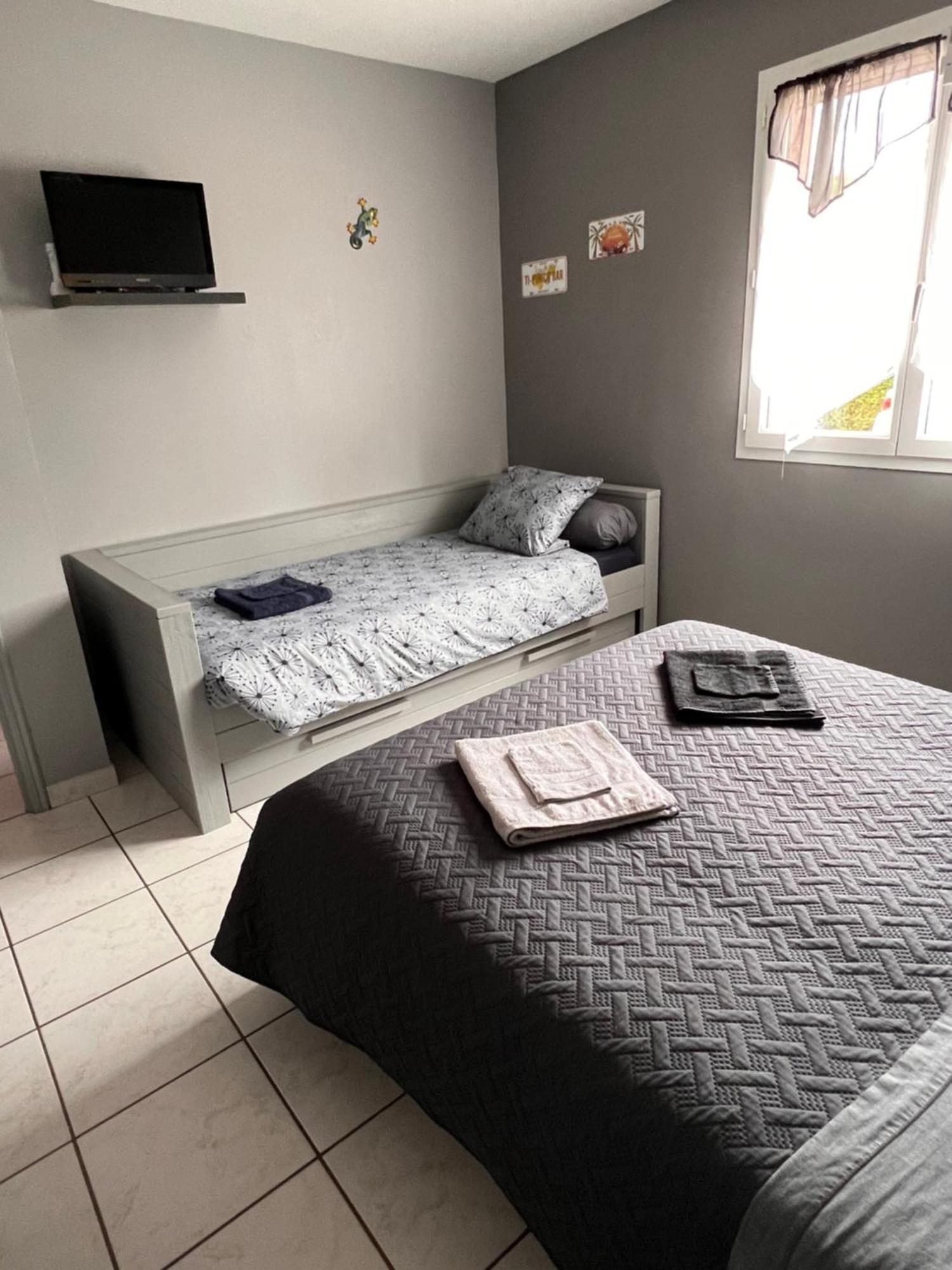 Chambres D'Hotes Chez Florence Montmerle-sur-Saone Eksteriør billede